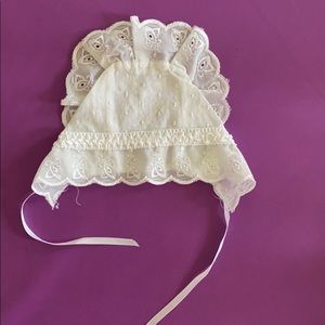 Newborn ruffle bonnet hat